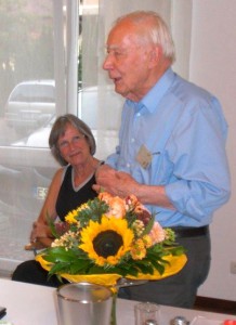 Herrn Otto Kirchner wurde die Ehrenmitgliedschaft im Deutschen Scherenschnittverein e.V. verliehen (Foto: Roland Kauder)